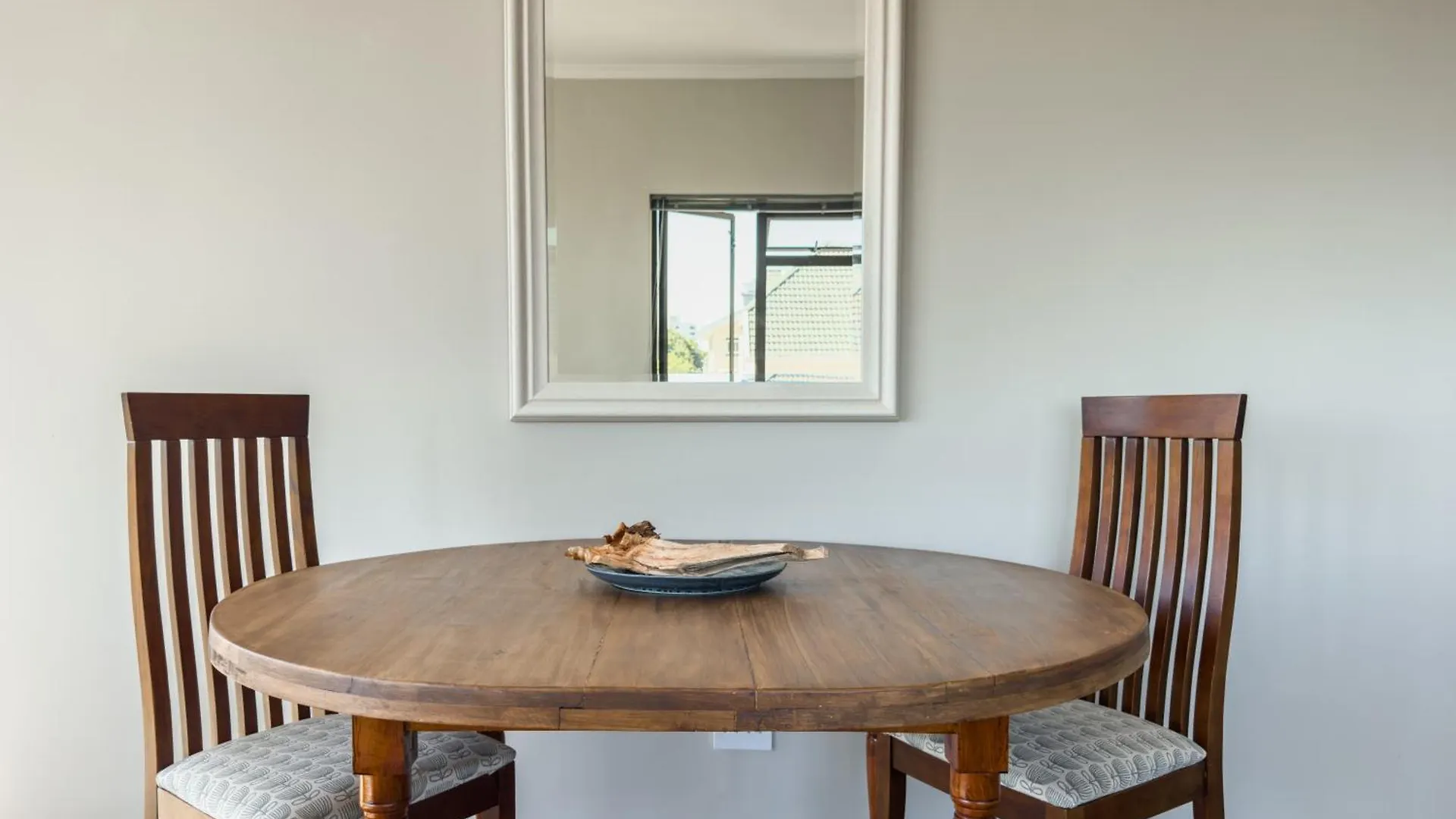 Sunny Modern Space With Mountain View Κέιπ Τάουν 0*,