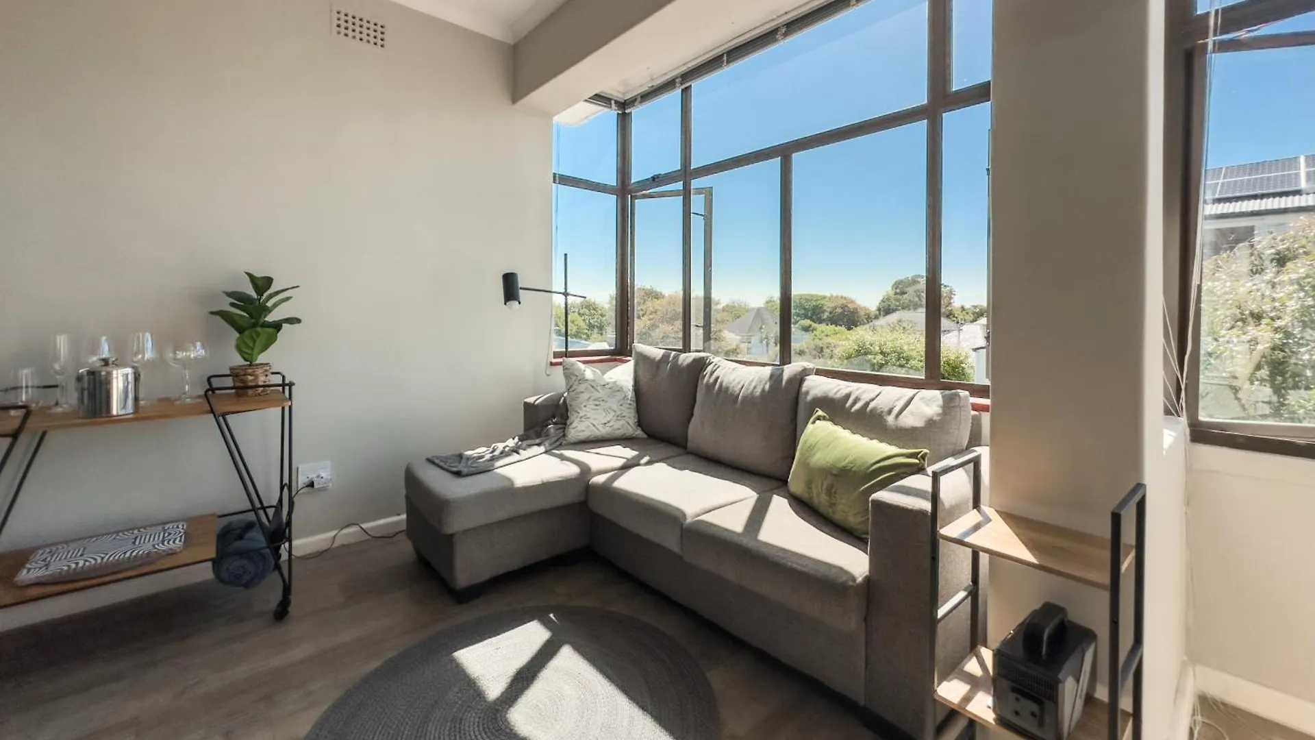 Sunny Modern Space With Mountain View Κέιπ Τάουν